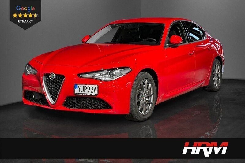 Mörkröd Begagnad 2019 Alfa Romeo Giulia Sedan | 234 900 kr - Bild 1/4