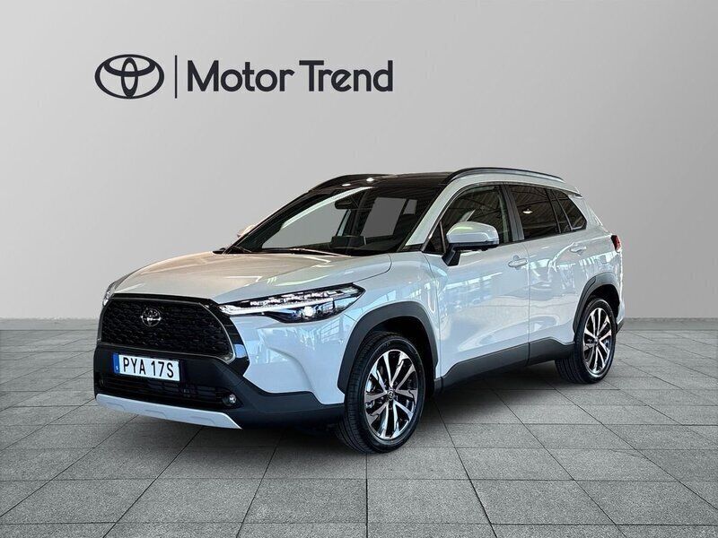 Vit Ny 2025 Toyota Corolla Cross Executive SUV | 449 900 kr (Marknadspris) - Bild 1/4