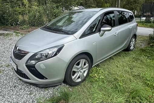 Grå Begagnad 2015 Opel Zafira Tourer Enjoy Minibuss | 49 000 kr (Marknadspris) - Bild 1/4