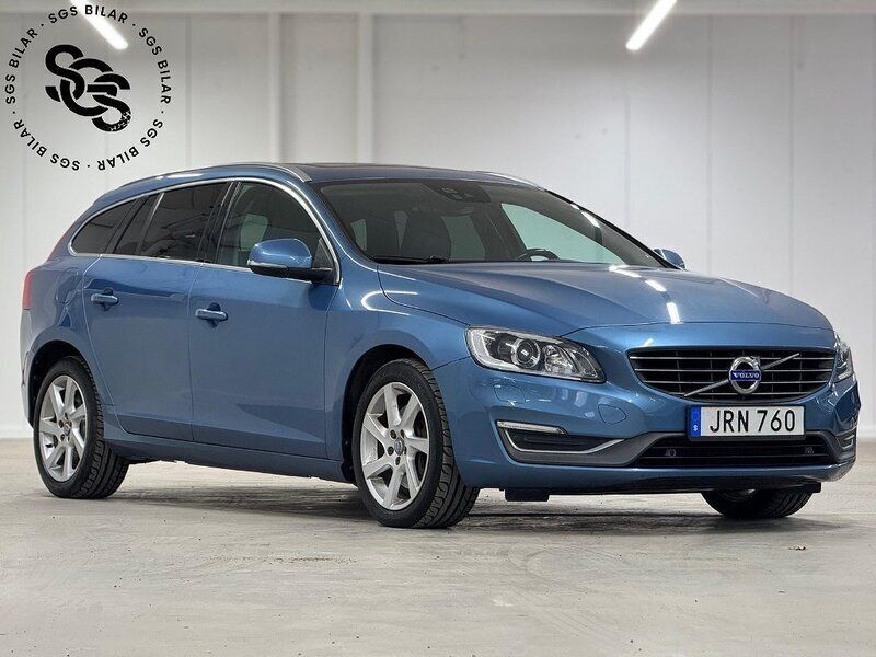 Blå Begagnad 2015 Volvo V60 Summum Kombi | 179 900 kr (Marknadspris) - Bild 1/4