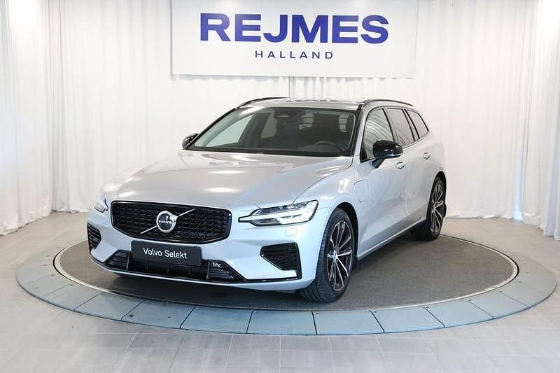 Begagnad Volvo V60 Plus 355 HK (261 kW) 2025 Silver Kombi