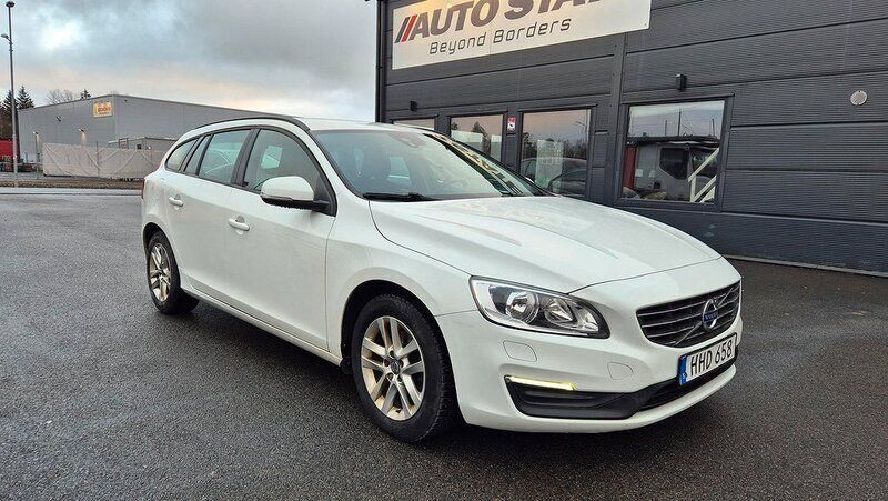 Vit Begagnad 2015 Volvo V60 Kinetic Kombi | 104 900 kr (Bra pris) - Bild 1/4