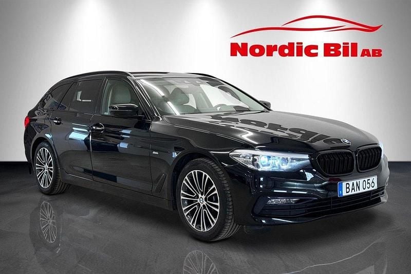 Svart Begagnad 2018 BMW 520 Sport Line Kombi | 269 900 kr (Bra pris) - Bild 1/4