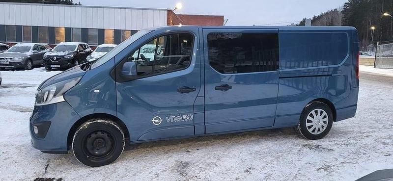 Begagnad Opel Vivaro 146 HK (107 kW) 2018 Blå Minibuss