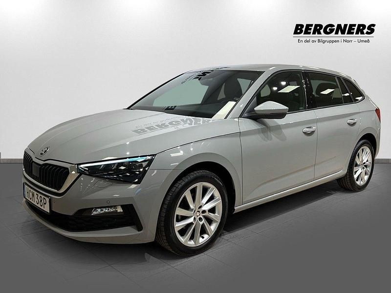 Grå Begagnad 2022 Skoda Scala Style Halvkombi | 229 900 kr (Marknadspris) - Bild 1/4