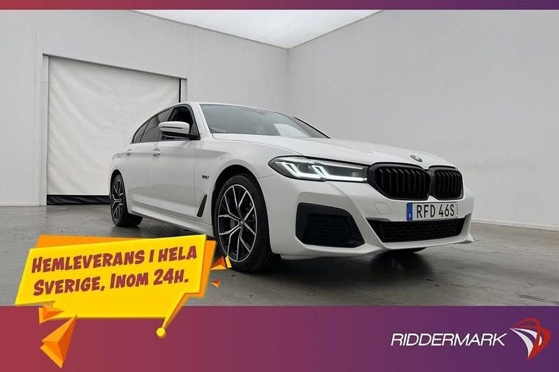 Vit Begagnad 2023 BMW 530 M Sport Sedan | 359 800 kr - Bild 1/3