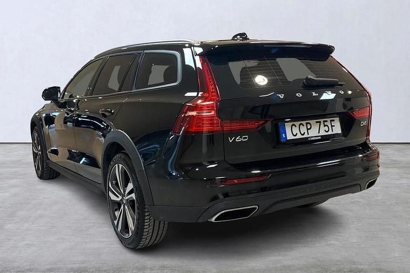 Begagnad Volvo V60 CC SE 192 HK (141 kW) 2019 Svart Kombi