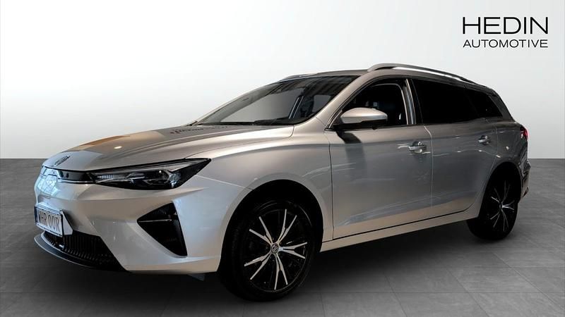 Grå (silver) Begagnad 2022 MG MG5 EV Luxury Kombi | 224 900 kr (Bra pris) - Bild 1/4