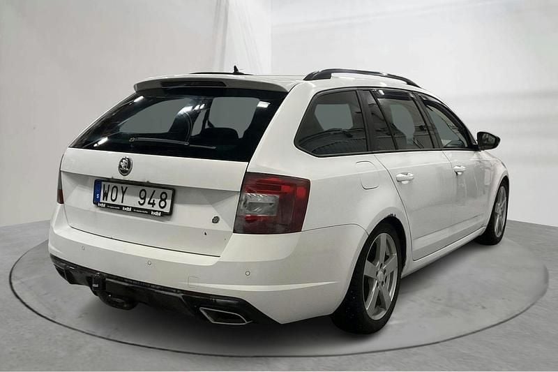Begagnad Skoda Octavia RS 184 HK (135 kW) 2014 Vit Halvkombi