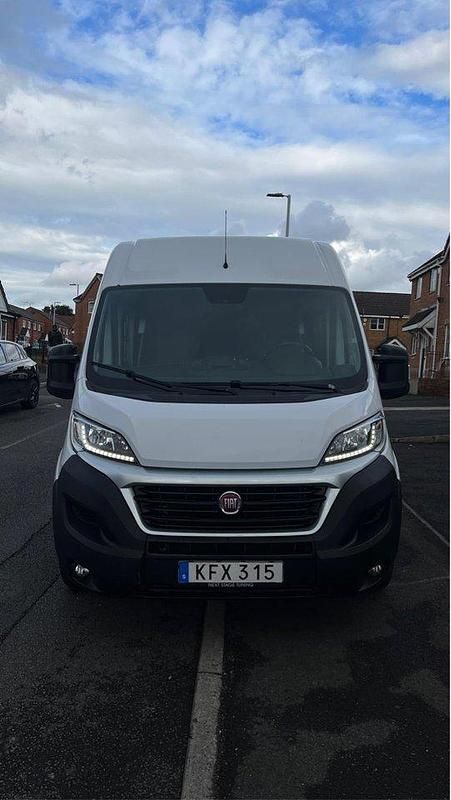 Vit Begagnad 2015 Fiat Ducato Van | 151 500 kr (Lite dyr) - Bild 1/4