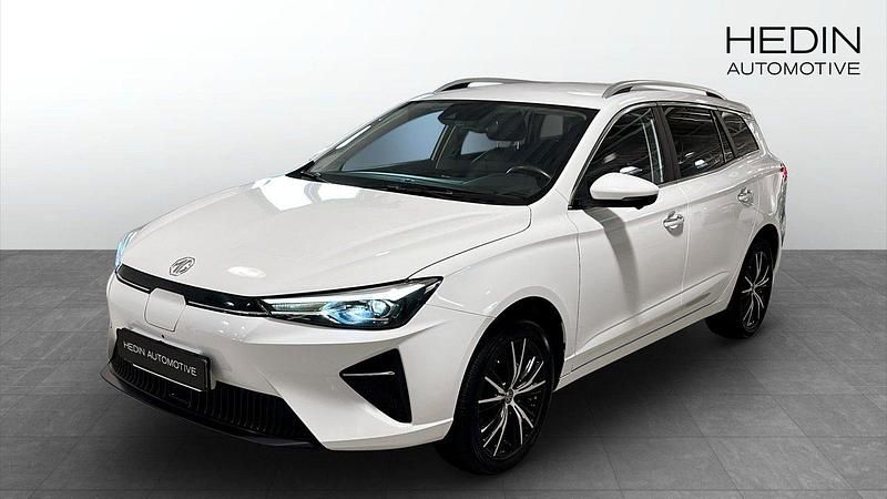 Vit (white) Begagnad 2022 MG MG5 EV Kombi | 269 900 kr - Bild 1/4