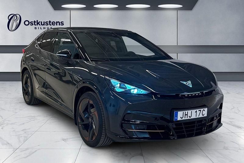 Grå Ny 2024 Cupra Tavascan VZ SUV | 579 900 kr (Lite dyr) - Bild 1/4