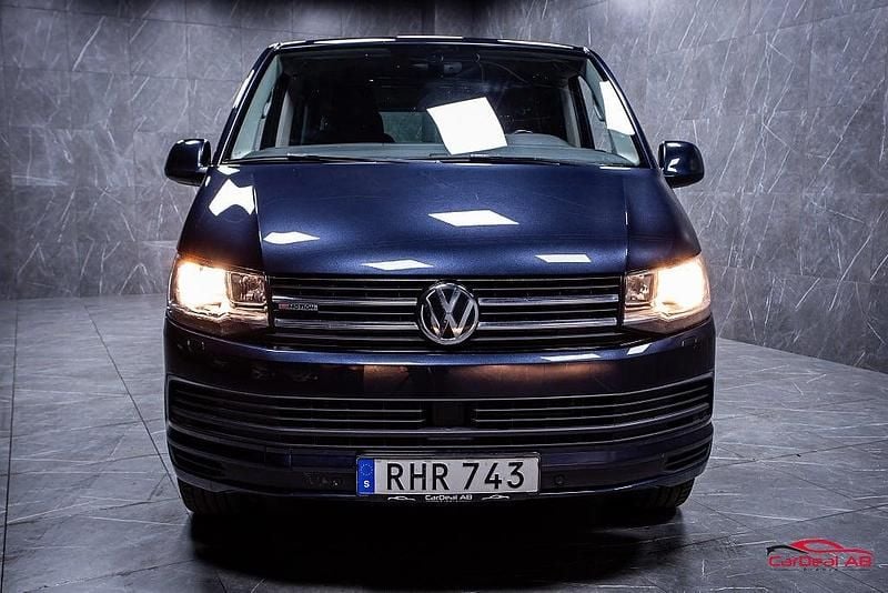 Begagnad VW Multivan Comfortline 150 HK (110 kW) 2016 Blå Van