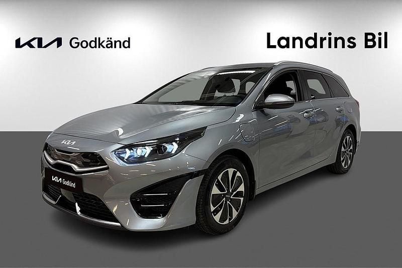 Grå Begagnad 2024 Kia Ceed Sportswagon Kombi | 309 300 kr (Dyr) - Bild 1/4