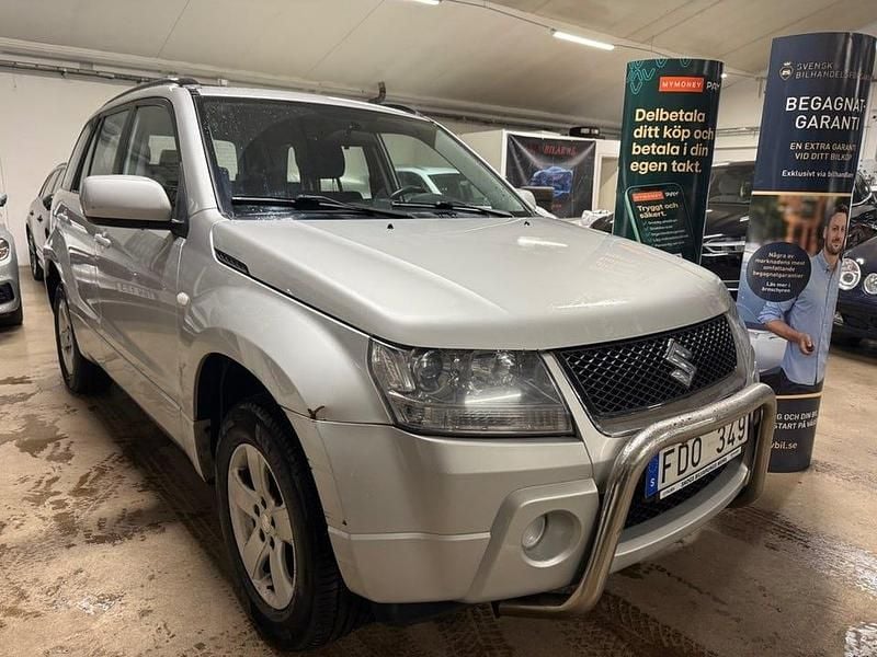 Silver Begagnad 2007 Suzuki Grand Vitara SUV | 59 900 kr (Bra pris) - Bild 1/4
