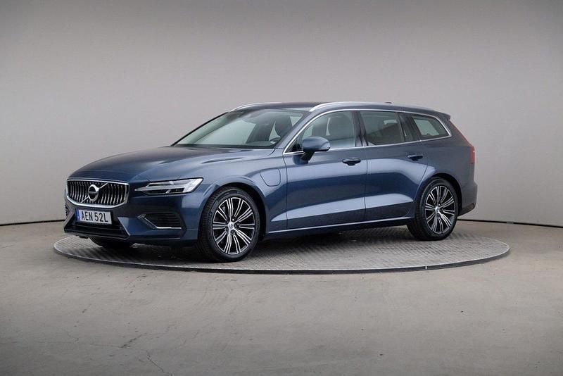 Mörkblå (denim blue (metallic)) Begagnad 2021 Volvo V60 Inscription Kombi | 305 000 kr (Bra pris) - Bild 1/4