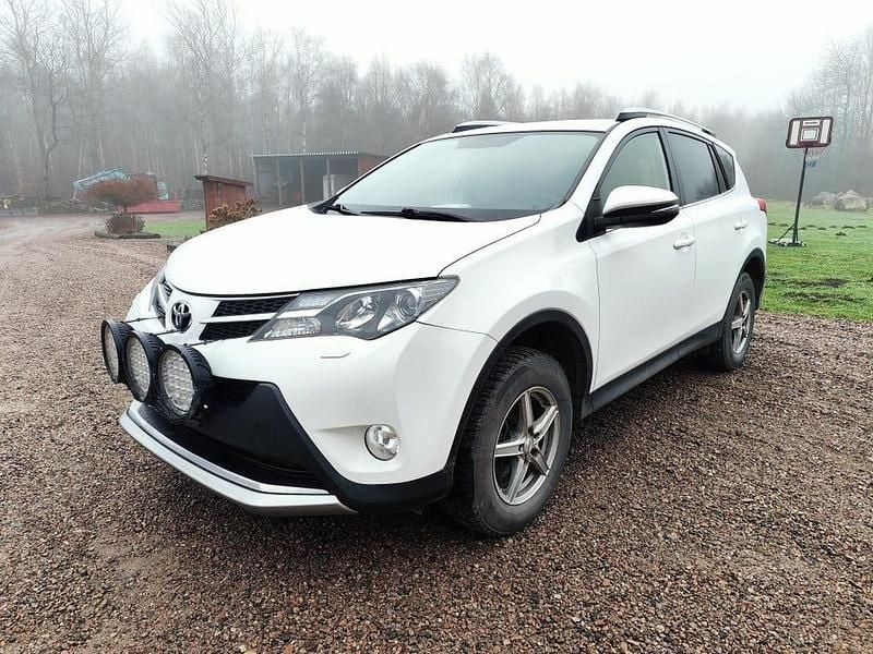 Begagnad 2013 Toyota RAV4 Multidrive S SUV | 149 000 kr (Bra pris) - Bild 1/4