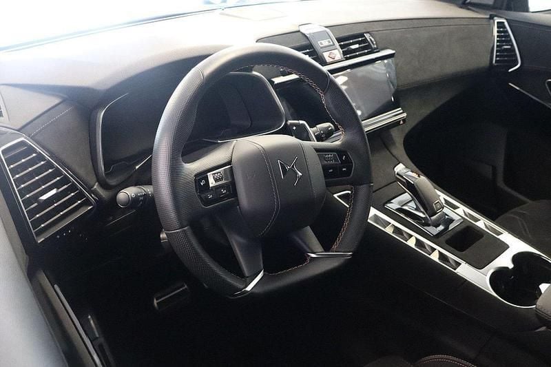 Begagnad DS Automobiles DS7 Crossback 131 HK (96 kW) 2024 Svart SUV