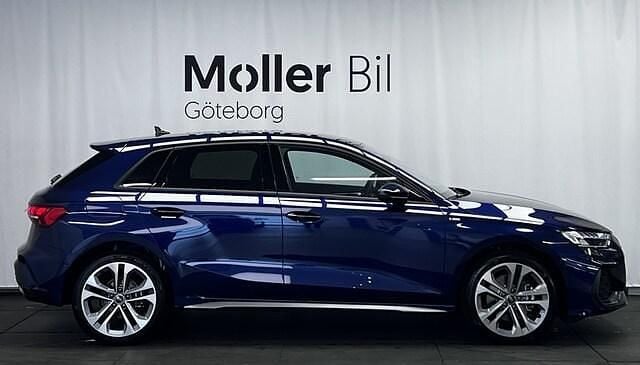 Begagnad Audi A3 S-Line 150 HK (110 kW) 2025 Navarrablå metallic