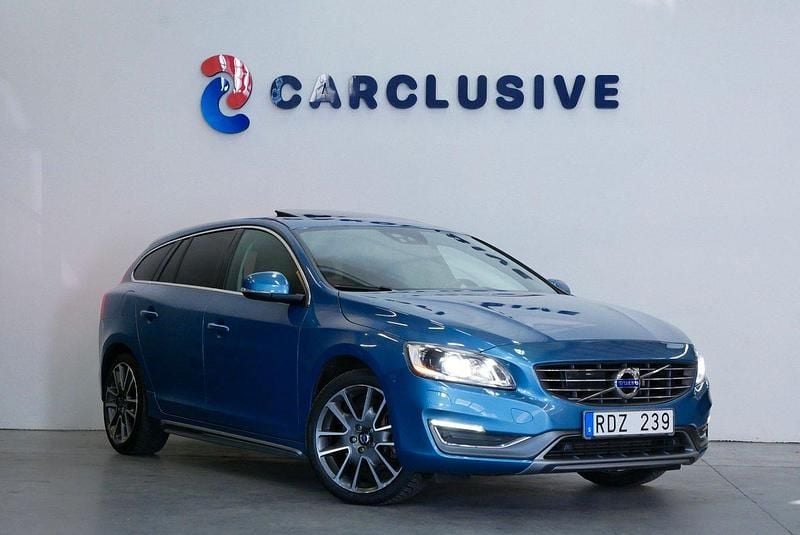 Blå Begagnad 2013 Volvo V60 R-Design Kombi | 139 900 kr (Marknadspris) - Bild 1/4