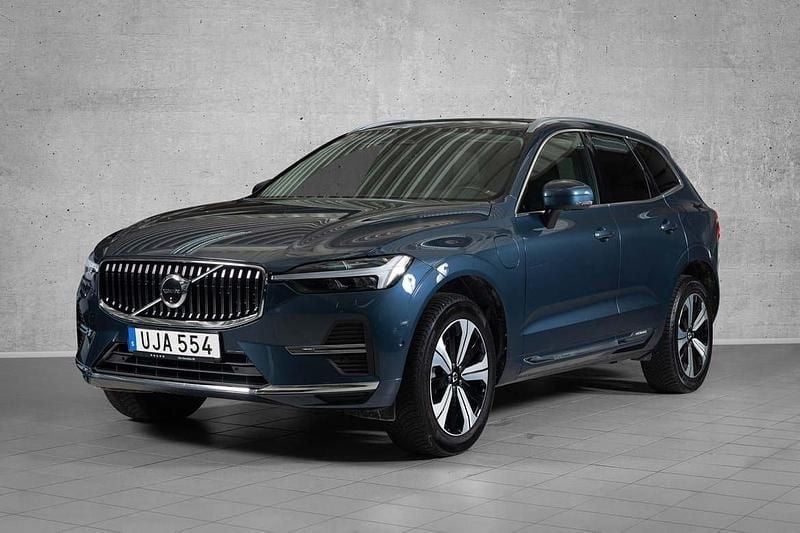 Mörkblå (blå) Begagnad 2024 Volvo XC60 Core SUV | 489 000 kr (Superpris) - Bild 1/4