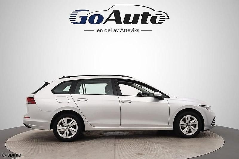 Begagnad VW Golf VIII 132 HK (97 kW) 2022 Silver Kombi