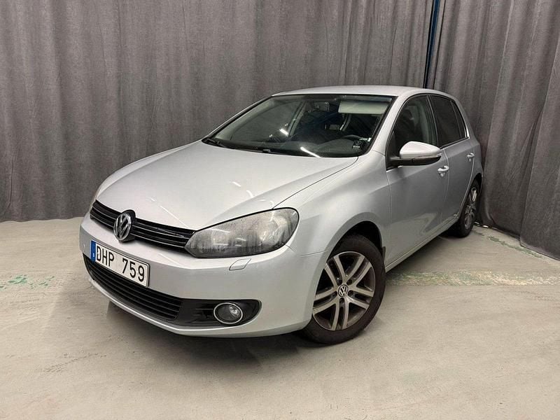 Silver Begagnad 2012 VW Golf Halvkombi | 54 900 kr (Bra pris) - Bild 1/4