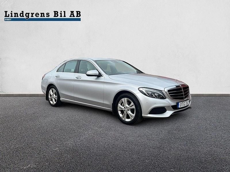 Silver Begagnad 2014 Mercedes C220 Exclusive Sedan | 159 900 kr (Lite dyr) - Bild 1/4