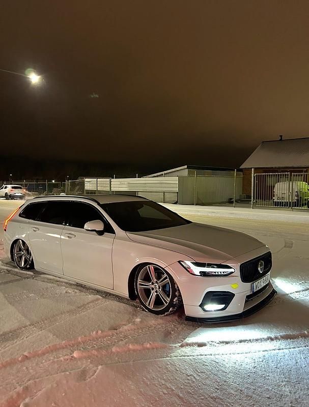 Vit Begagnad 2018 Volvo V90 Kombi | 185 000 kr - Bild 1/4