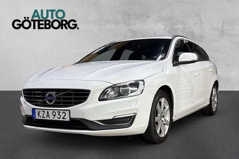 Begagnad Volvo V60 Momentum 150 HK (110 kW) 2018 Vit Kombi