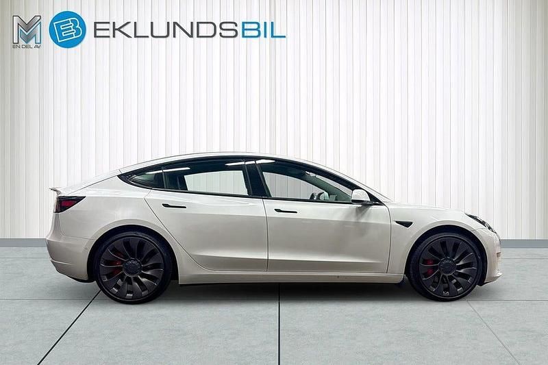 Begagnad Tesla Model 3 Performance 377 kW (513 HK) 2020 Vit Sedan