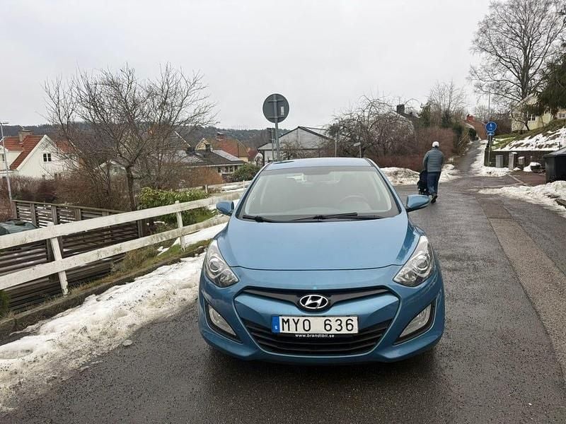 Begagnad Hyundai i30 110 HK (80 kW) 2013 Halvkombi