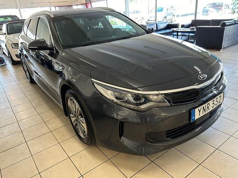 Grå Begagnad 2018 Kia Optima Sport Kombi | 156 000 kr (Marknadspris) - Bild 1/4