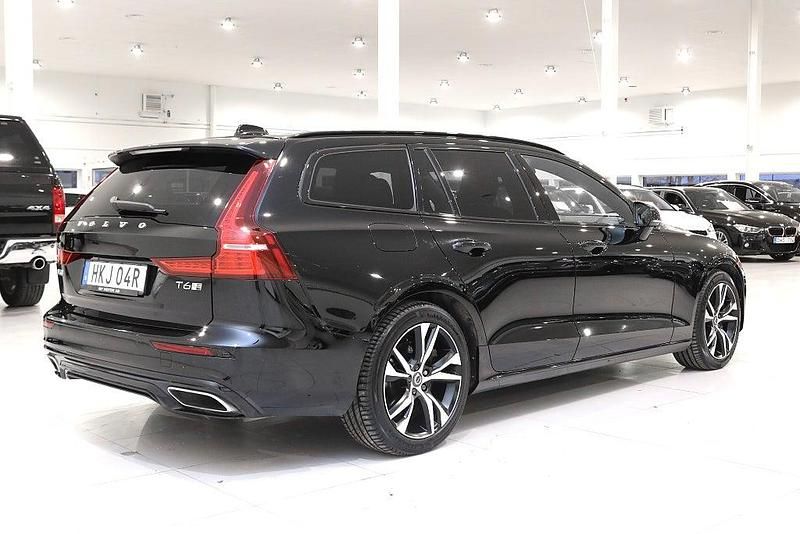 Begagnad Volvo V60 R-Design 253 HK (186 kW) 2020 Svart Kombi