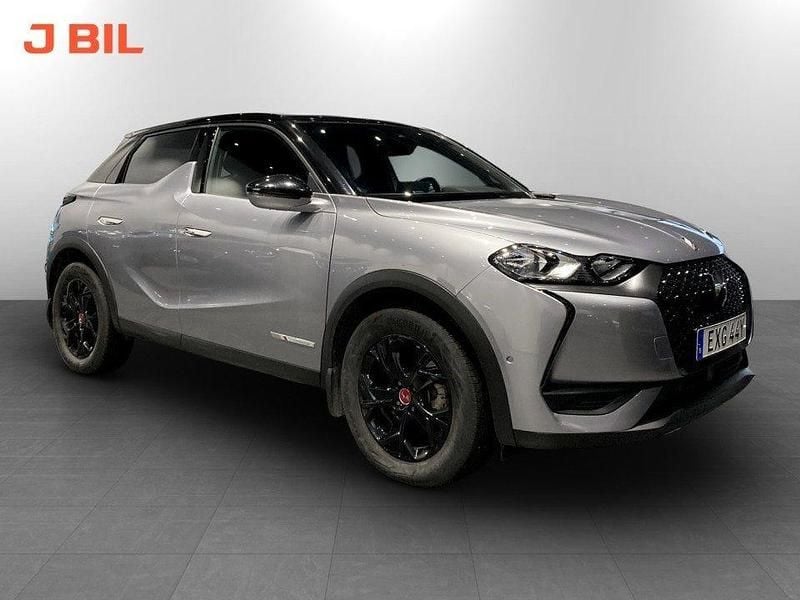Grå Begagnad 2022 DS Automobiles DS3 Crossback E-Tense Performance SUV | 239 900 kr (Marknadspris) - Bild 1/4