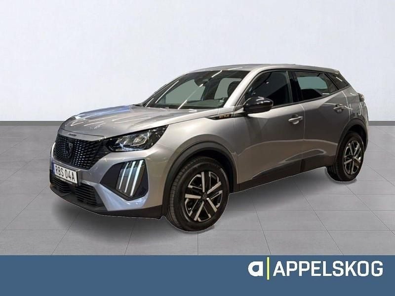 Grå Begagnad 2024 Peugeot 2008 Style SUV | 259 900 kr (Marknadspris) - Bild 1/4