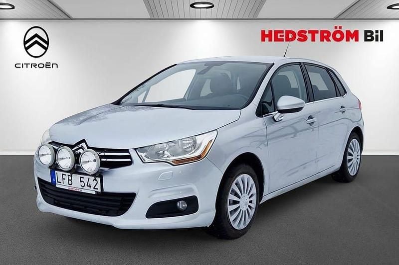 Silver Begagnad 2011 Citroën C4 Halvkombi | 39 000 kr (Marknadspris) - Bild 1/4