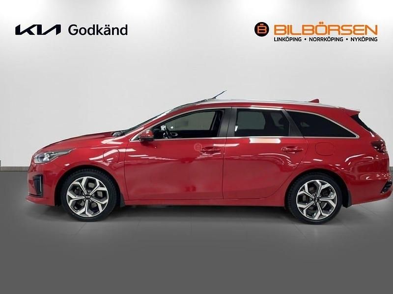 Begagnad Kia Ceed Sportswagon Advance 105 HK (77 kW) 2021 Röd Kombi