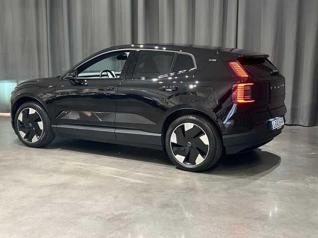 Begagnad Volvo EX30 Plus 202 kW (275 HK) 2023 Svart SUV