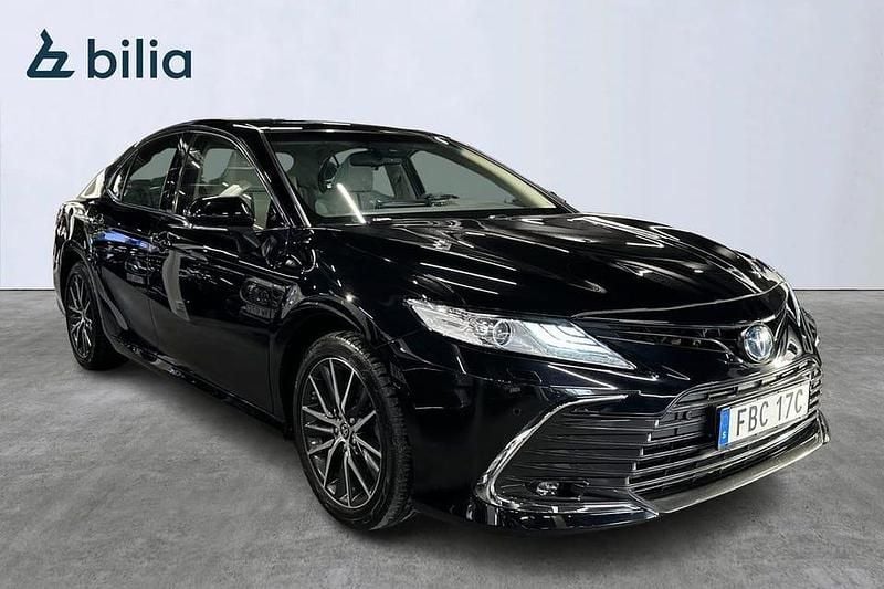 Begagnad Toyota Camry Hybrid Executive 220 HK (161 kW) 2022 Svart Sedan