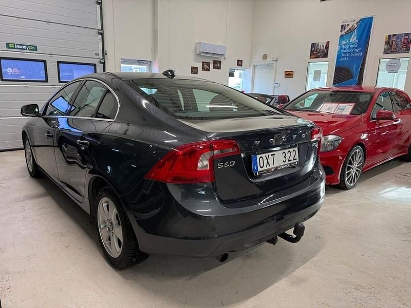 Begagnad Volvo S60 Momentum 116 HK (85 kW) 2012 Grå Sedan