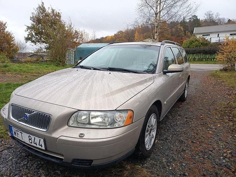 Begagnad 2004 Volvo V70 Kombi | 27 000 kr - Bild 1/4