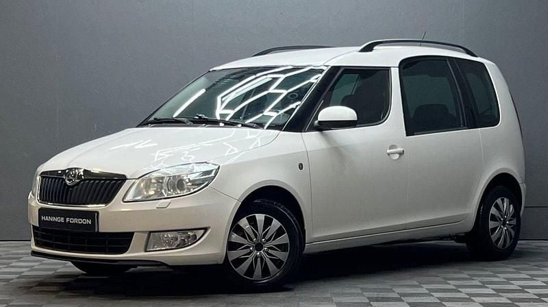 Vit Begagnad 2014 Skoda Roomster Elegance Minibuss | 49 900 kr (Lite dyr) - Bild 1/4