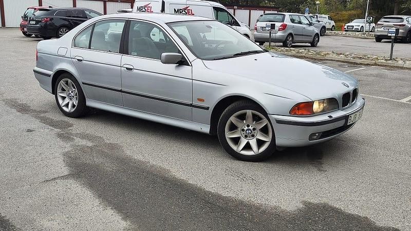 Begagnad BMW 523 170 HK (125 kW) 1997 Silver grå Sedan