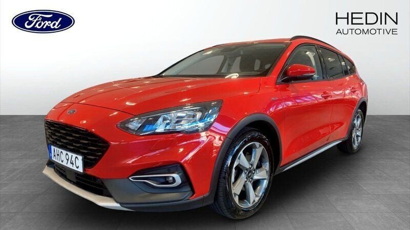 Röd (red) Begagnad 2021 Ford Focus Active Kombi | 194 900 kr (Marknadspris) - Bild 1/4
