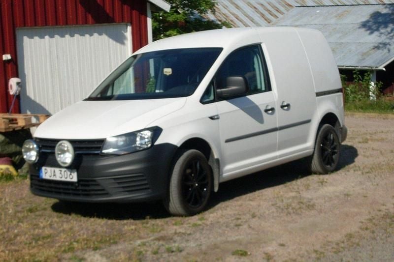 Vit Begagnad 2017 VW Caddy Minibuss | 170 000 kr (Dyr) - Bild 1/4
