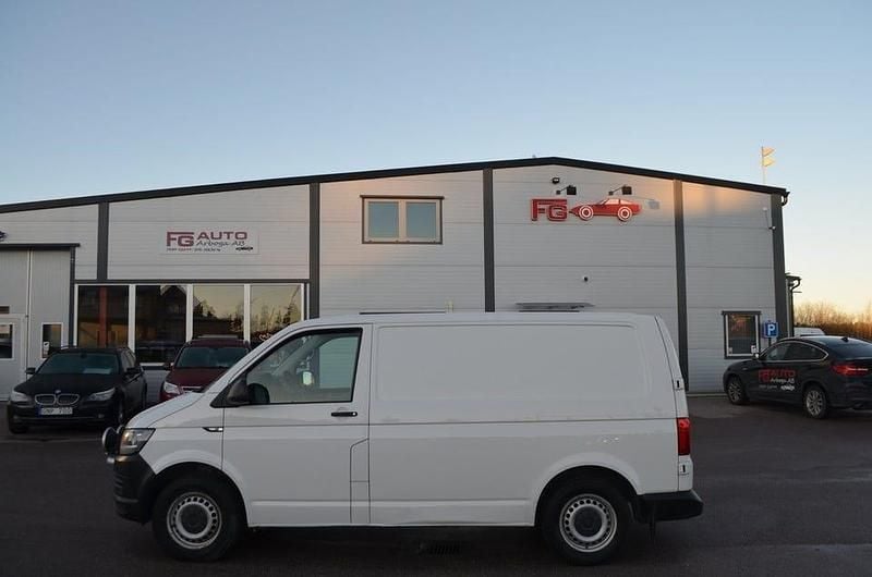 Vit Begagnad 2017 VW T6 Van | 169 000 kr (Superpris) - Bild 1/4