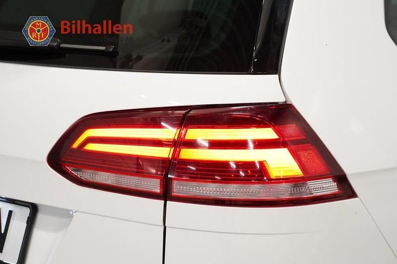 Begagnad VW Golf VII R-line 150 HK (110 kW) 2020 Vit Kombi