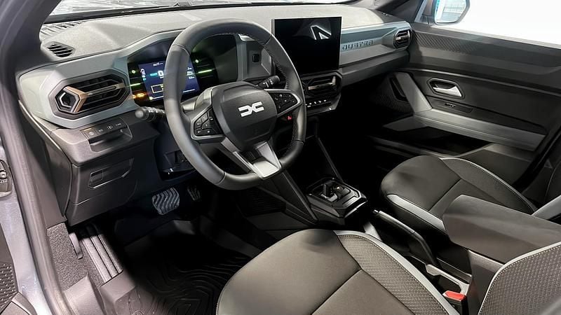Begagnad Dacia Duster Extreme 94 HK (69 kW) 2025 Grå (grey) SUV