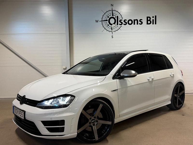 Vit Begagnad 2016 VW Golf VII R Halvkombi | 269 900 kr (Dyr) - Bild 1/4